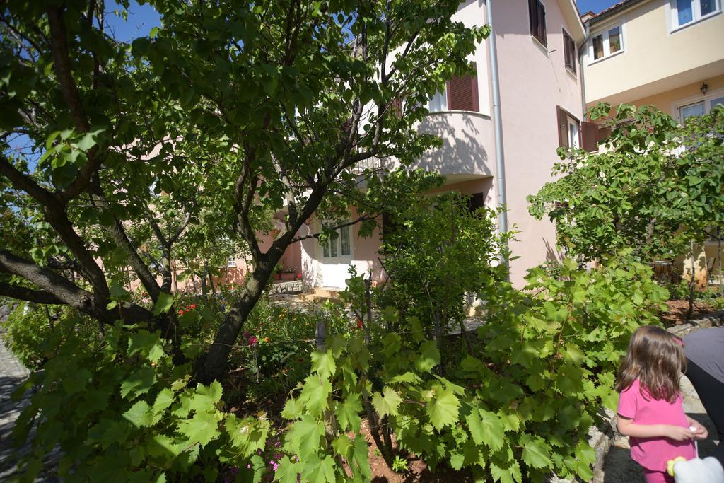 Apartments Vitkovic Црес Экстерьер фото