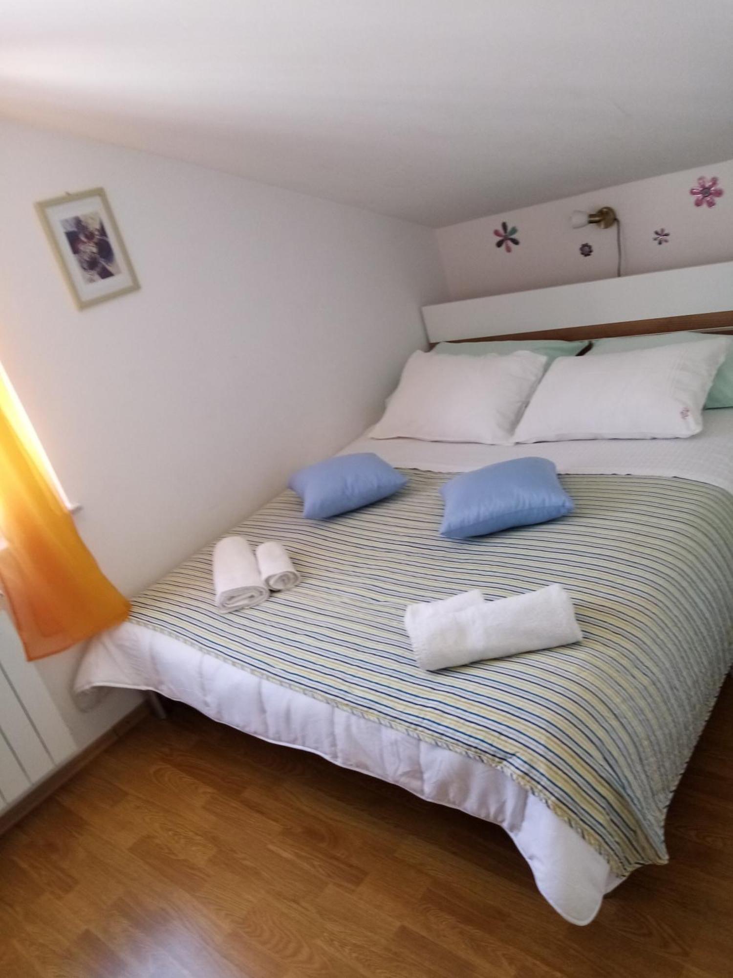 Apartments Vitkovic Црес Экстерьер фото