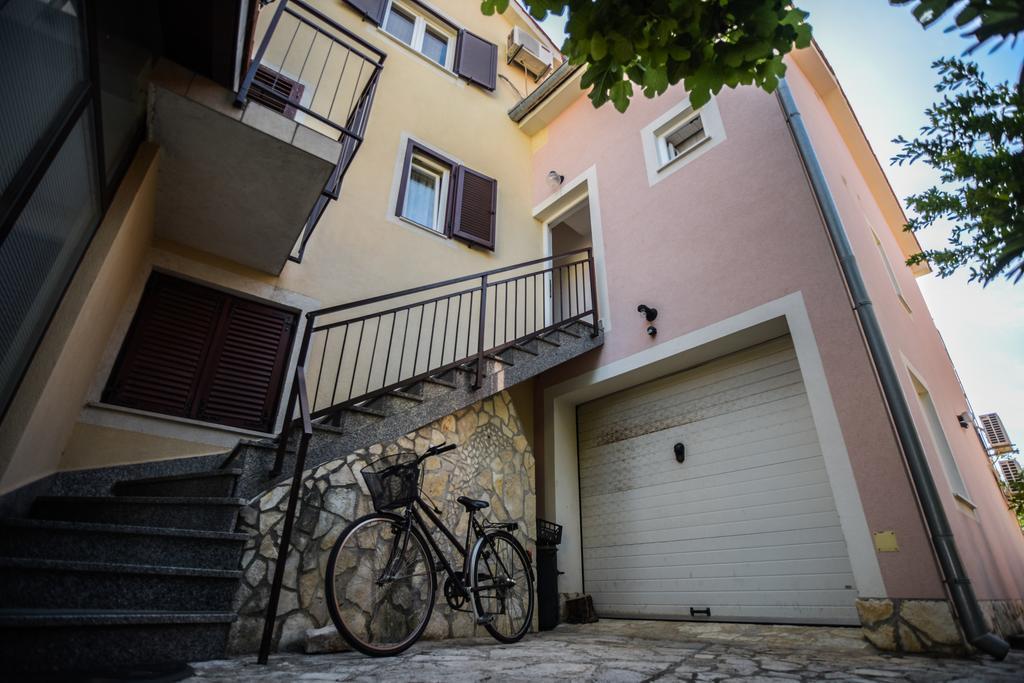 Apartments Vitkovic Црес Экстерьер фото